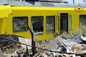 Scontro treni, la Procura indaga su una possibile alterazione dei registri di viaggio Scontro treni, la Procura indaga su una possibile alterazione dei registri di viaggio